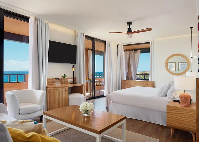 H10 Palace Адехе