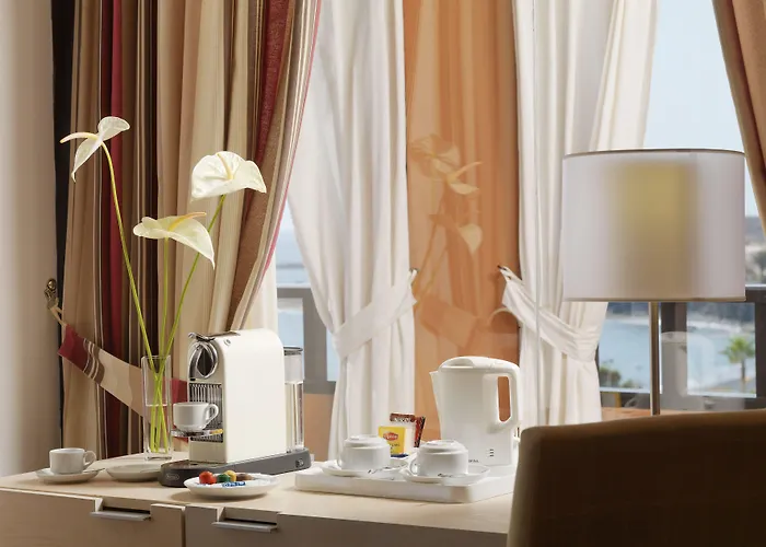 H10 Palace Отель 4*