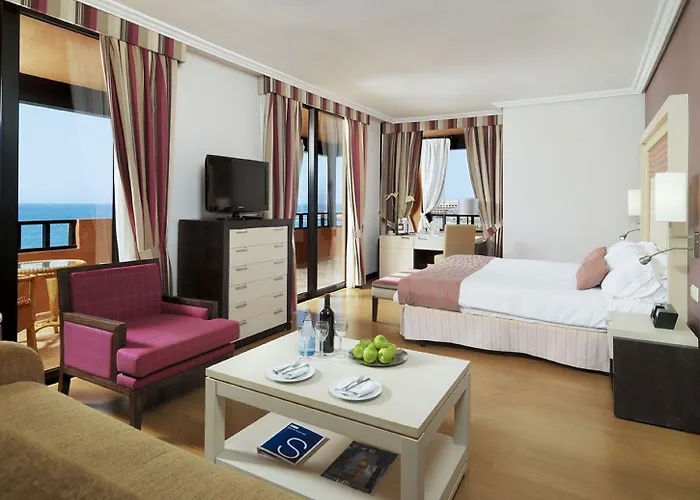 Отель H10 Palace 4*