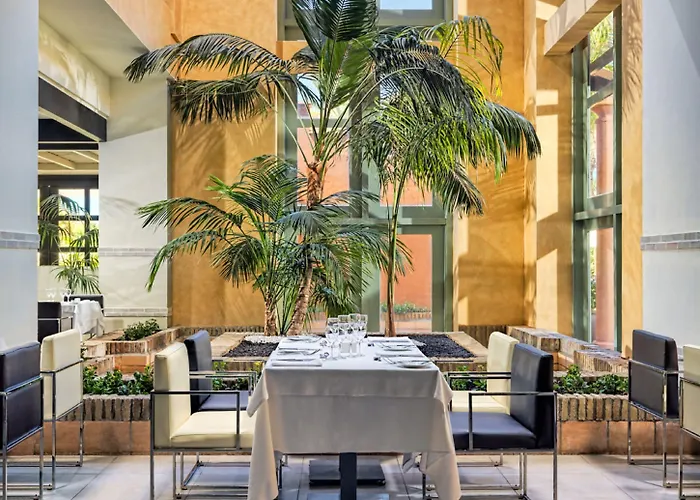 Отель H10 Palace 4*