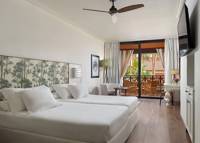 H10 Palace Адехе