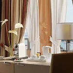H10 Palace Отель 4*