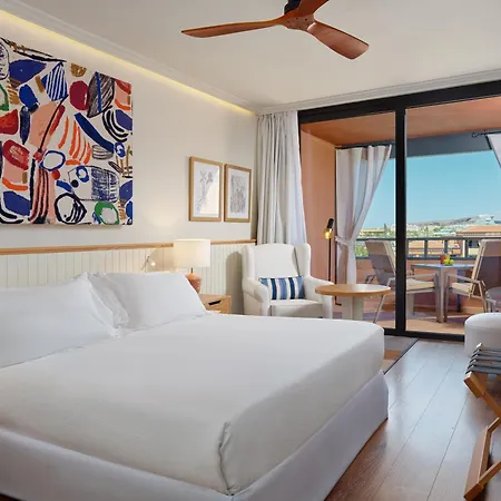 H10 Palace Hotell 4*
