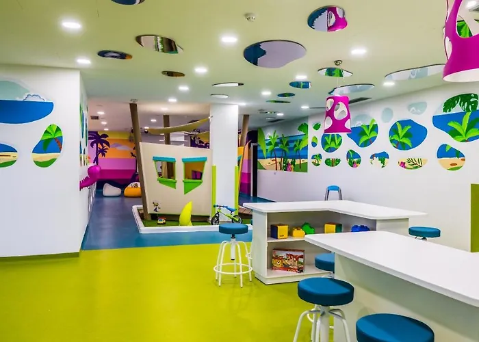 酒店 H10阿德赫海岸皇宫酒店