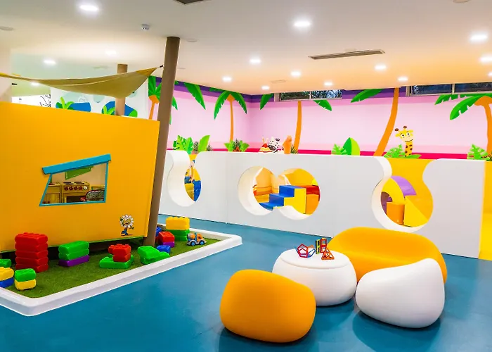 H10阿德赫海岸皇宫酒店 酒店 阿德耶